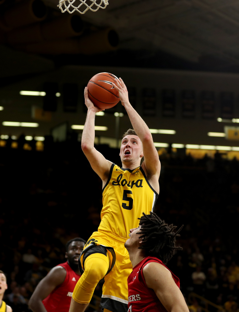 Iowa Hawkeyes guard CJ Fredrick (5) against the Rutgers Scarlet Knights Wednesday, January 22, 2020 at Carver-Hawkeye Arena. (Brian Ray/hawkeyesports.com)