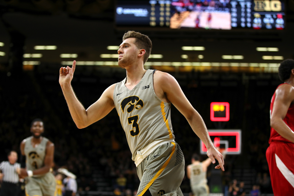 Iowa Hawkeyes guard Jordan Bohannon (3) against the Nebraska Cornhuskers Sunday, January 6, 2019 at Carver-Hawkeye Arena. (Brian Ray/hawkeyesports.com)