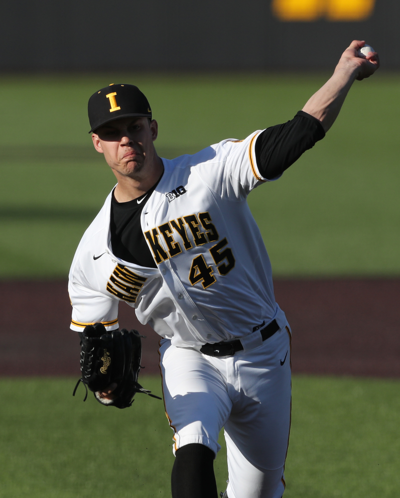 Iowa Hawkeyes Kyle Shimp (45) against the Nebraska Cornhuskers Saturday, April 20, 2019 at Duane Banks Field. (Brian Ray/hawkeyesports.com)