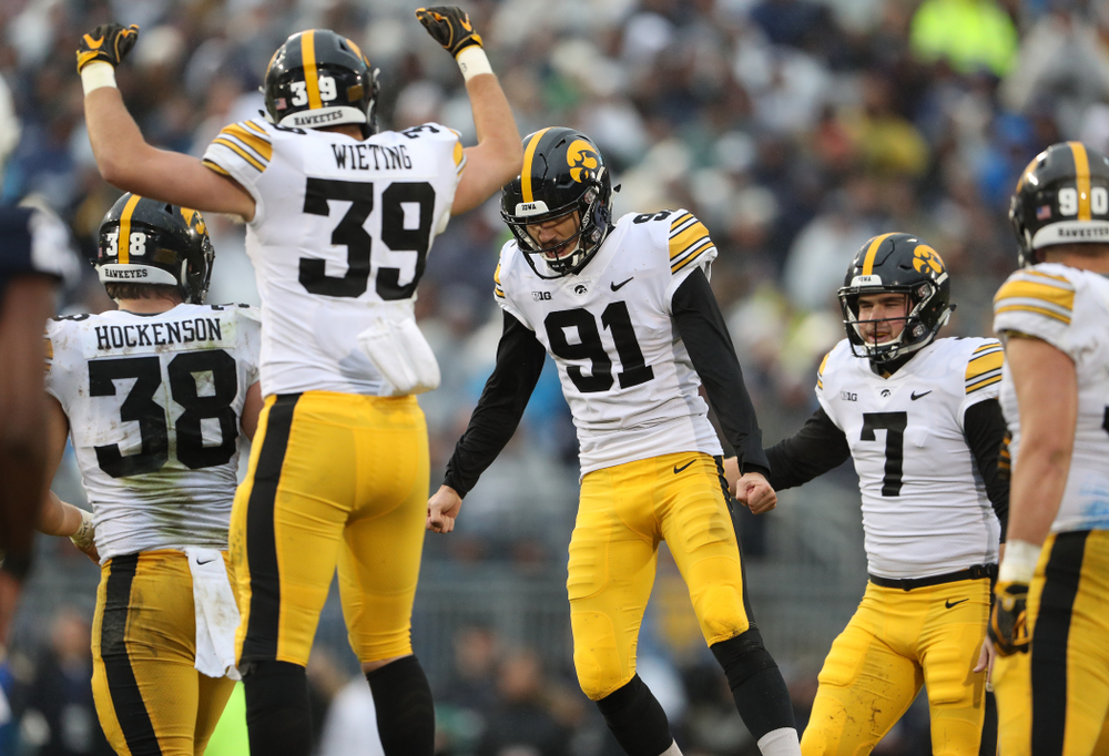 Iowa Hawkeyes place kicker Miguel Recinos (91) against the Penn State Nittany Lions Saturday, October 27, 2018 at Beaver Stadium in University Park, Pa. (Brian Ray/hawkeyesports.com)