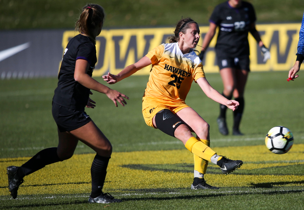 Iowa Hawkeyes midfielder Josie Durr (25) passes the ball during a game against Northwestern at the Iowa Soccer Complex on October 21, 2018. (Tork Mason/hawkeyesports.com)