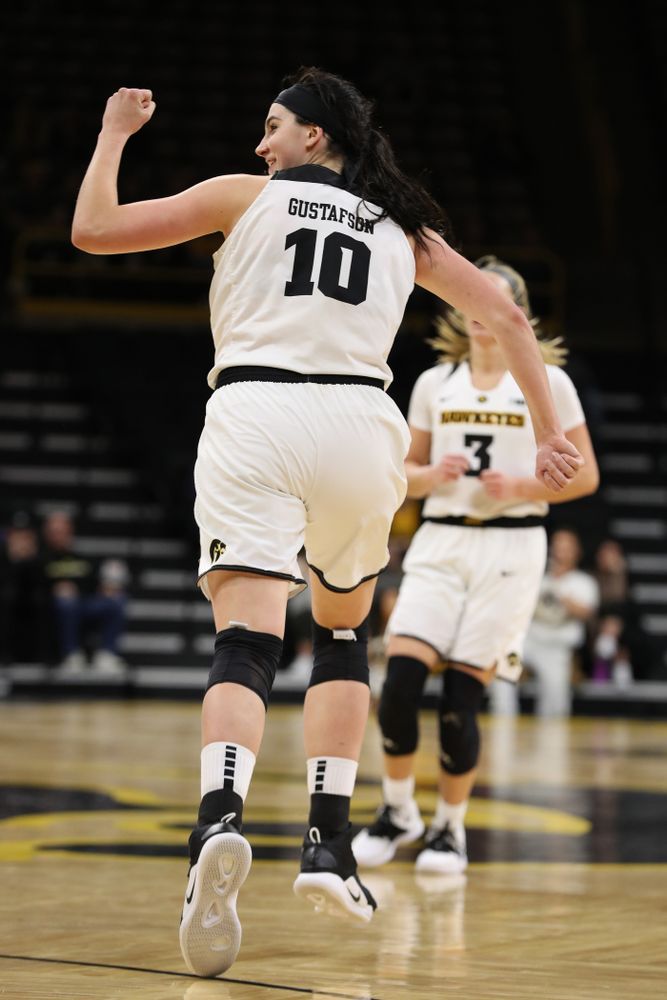 Iowa Hawkeyes forward Megan Gustafson (10) against the Michigan Wolverines Thursday, January 17, 2019 at Carver-Hawkeye Arena. (Brian Ray/hawkeyesports.com)