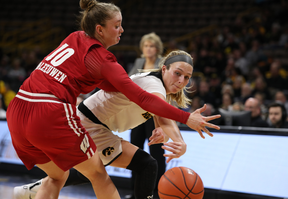 Iowa Hawkeyes guard Makenzie Meyer (3) against the Wisconsin Badgers Monday, January 7, 2019 at Carver-Hawkeye Arena. (Brian Ray/hawkeyesports.com)