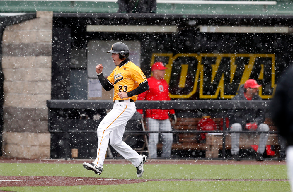 Iowa Hawkeyes infielder Kyle Crowl (23) against the Ohio State Buckeyes Sunday, April 8, 2018 at Duane Banks Field.(Brian Ray/hawkeyesports.com)