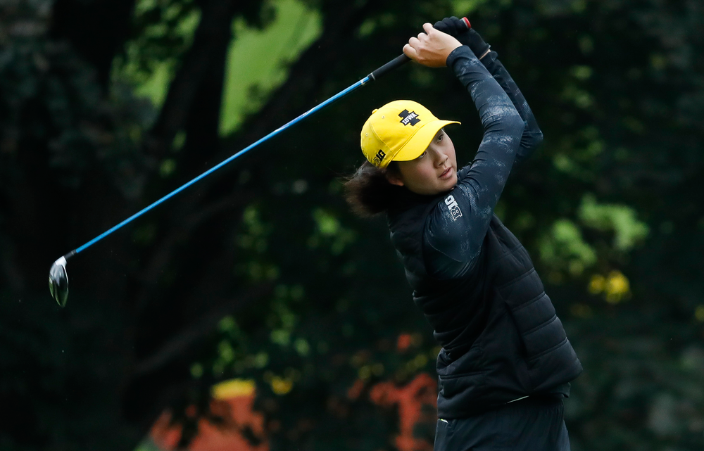 Iowa's Sophie Liu tees off during the final round of the Diane Thomason Invitational at Finkbine Golf Course on September 30, 2018. (Tork Mason/hawkeyesports.com)