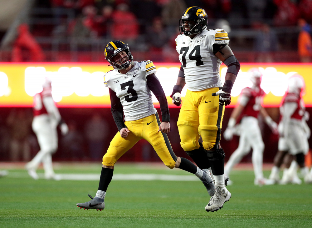 Iowa Hawkeyes place kicker Keith Duncan (3) kicks the game winning field goal against the Nebraska Cornhuskers Friday, November 29, 2019 at Memorial Stadium in Lincoln, Neb. (Brian Ray/hawkeyesports.com)