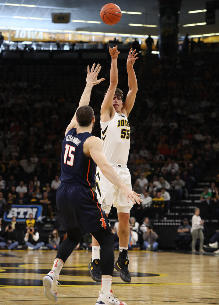 Iowa Hawkeyes forward Luka Garza (55) against the Illinois Fighting Illini Sunday, January 20, 2019 at Carver-Hawkeye Arena. (Brian Ray/hawkeyesports.com)