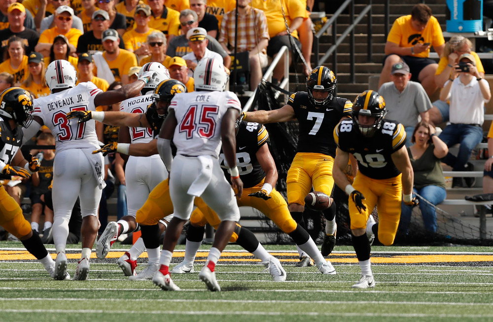 Iowa Hawkeyes punter Colten Rastetter (7) against the Northern Illinois Huskies Saturday, September 1, 2018 at Kinnick Stadium. (Brian Ray/hawkeyesports.com)
