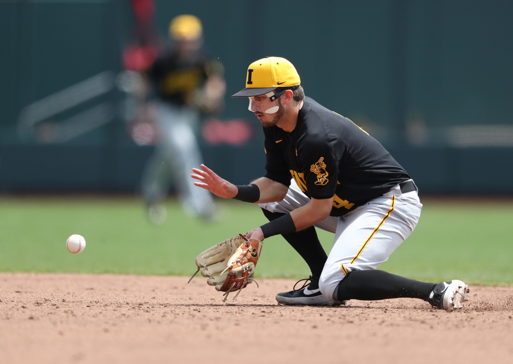 Iowa Hawkeyes infielder Mitchell Boe (4) against the Nebraska Cornhuskers in the first round of the Big Ten Baseball Tournament Friday, May 24, 2019 at TD Ameritrade Park in Omaha, Neb. (Brian Ray/hawkeyesports.com)