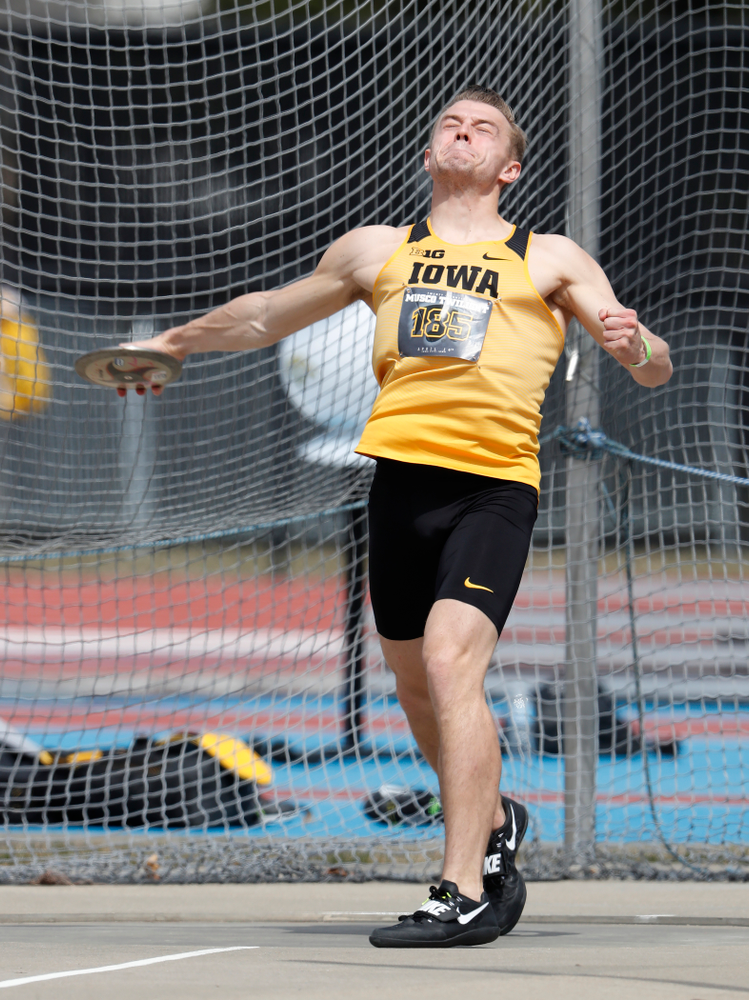 Iowa's William Dougherty competes in the discus during the 2018 MUSCO Twilight Invitational Thursday, April 12, 2018 at the Cretzmeyer Track. (Brian Ray/hawkeyesports.com)
