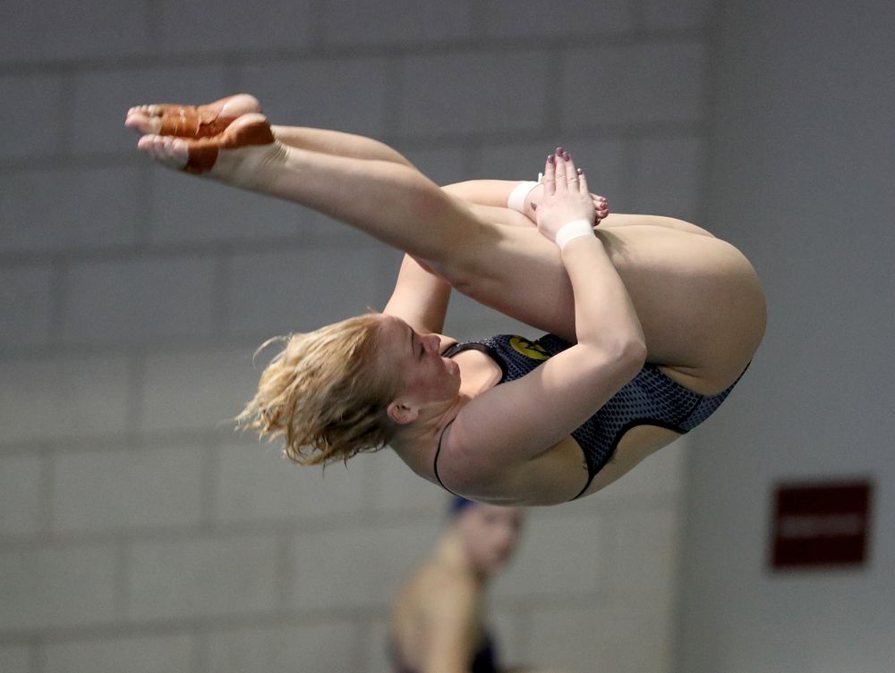 IowaÕs Thelma Strandberg competes on the 3 meter springboard against Notre Dame and Illinois Saturday, January 11, 2020 at the Campus Recreation and Wellness Center. (Brian Ray/hawkeyesports.com)