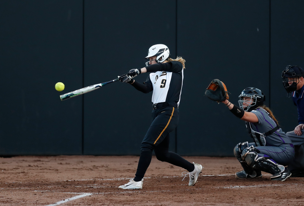 Iowa Hawkeyes infielder Sarah Kurtz (9) against Western Illinois Tuesday, April 17, 2018 at Bob Pearl Field. (Brian Ray/hawkeyesports.com)