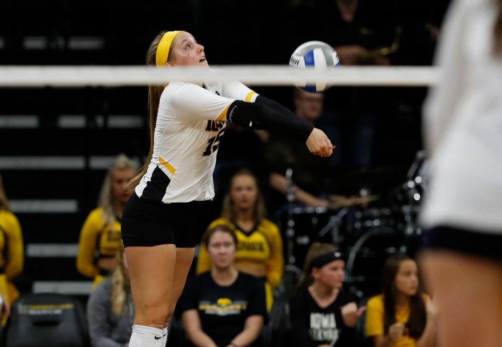 Iowa Hawkeyes defensive specialist Maddie Slagle (15) against the Michigan Wolverines Sunday, September 23, 2018 at Carver-Hawkeye Arena. (Brian Ray/hawkeyesports.com)