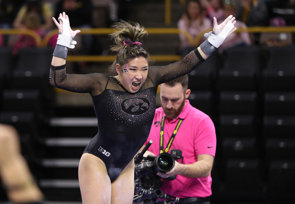 Iowa's Nicole Chow competes on the beam against the Minnesota Golden Gophers Saturday, January 19, 2019 at Carver-Hawkeye Arena. (Brian Ray/hawkeyesports.com)