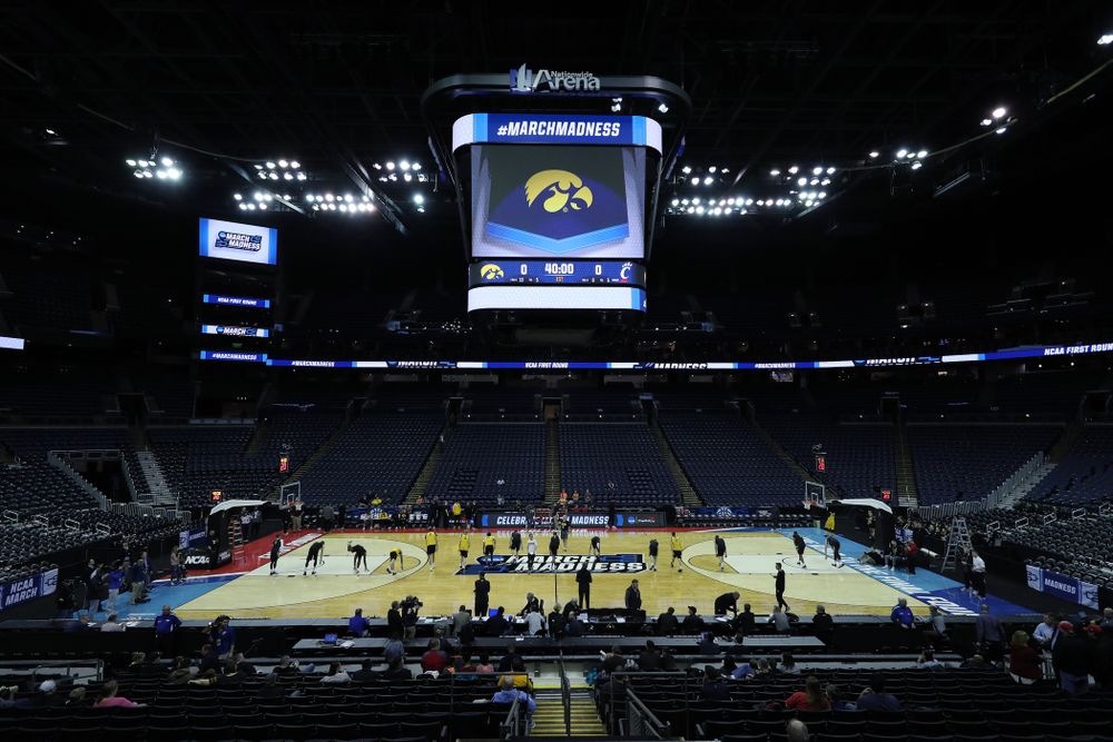 The Iowa Hawkeyes during press availability and practice before the first round of the 2019 NCAA Men's Basketball Tournament Thursday, March 21, 2019 at Nationwide Arena in Columbus, Ohio. (Brian Ray/hawkeyesports.com)