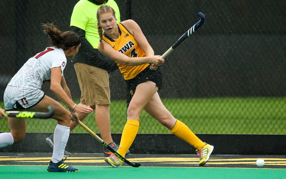 Iowa Hawkeyes defender Lokke Stribos (14) passes the ball during a game against Stanford at Grant Field on October 7, 2018. (Tork Mason/hawkeyesports.com)