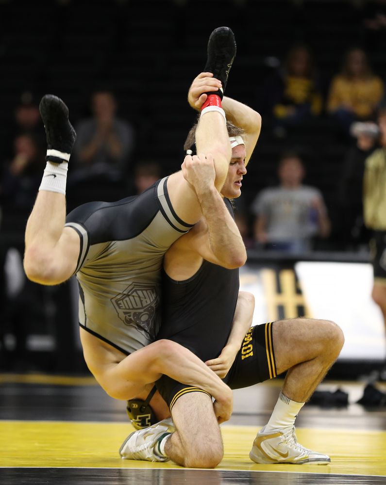Iowa's Carter Happel wrestles Purdue's Parker Filius at 149 pounds Saturday, November 24, 2018 at Carver-Hawkeye Arena. (Brian Ray/hawkeyesports.com)
