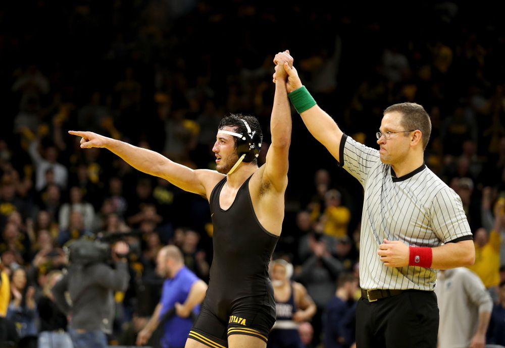 Iowa’s Michael Kemerer wrestles Penn State’s Mark Hall at 174 pounds Friday, January 31, 2020 at Carver-Hawkeye Arena. Kemerer won the match 11-6. (Brian Ray/hawkeyesports.com)