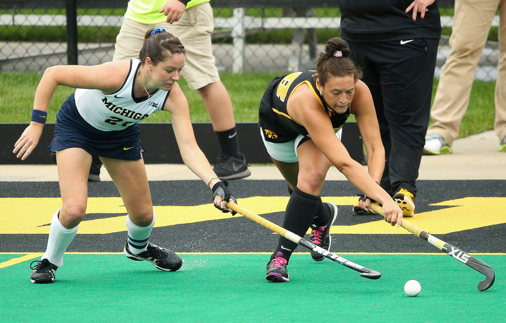 Iowa Hawkeyes forward Mya Christopher (18) passes the ball during a game against Michigan at Grant Field on October 5, 2018. (Tork Mason/hawkeyesports.com)