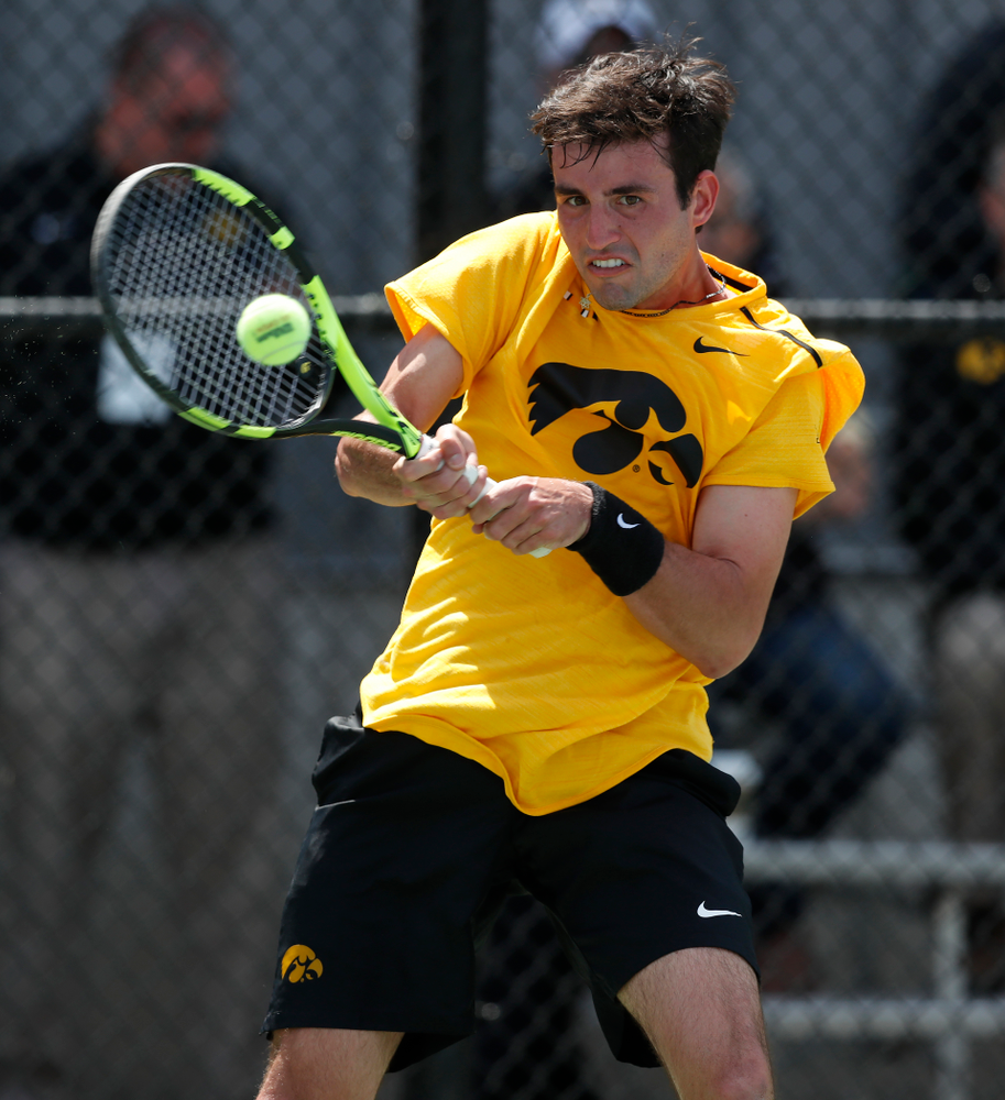 Josh Silverstein against Northwestern in the first round of the 2018 Big Ten Men's Tennis Tournament Thursday, April 26, 2018 at the Hawkeye Tennis and Recreation Complex. (Brian Ray/hawkeyesports.com)