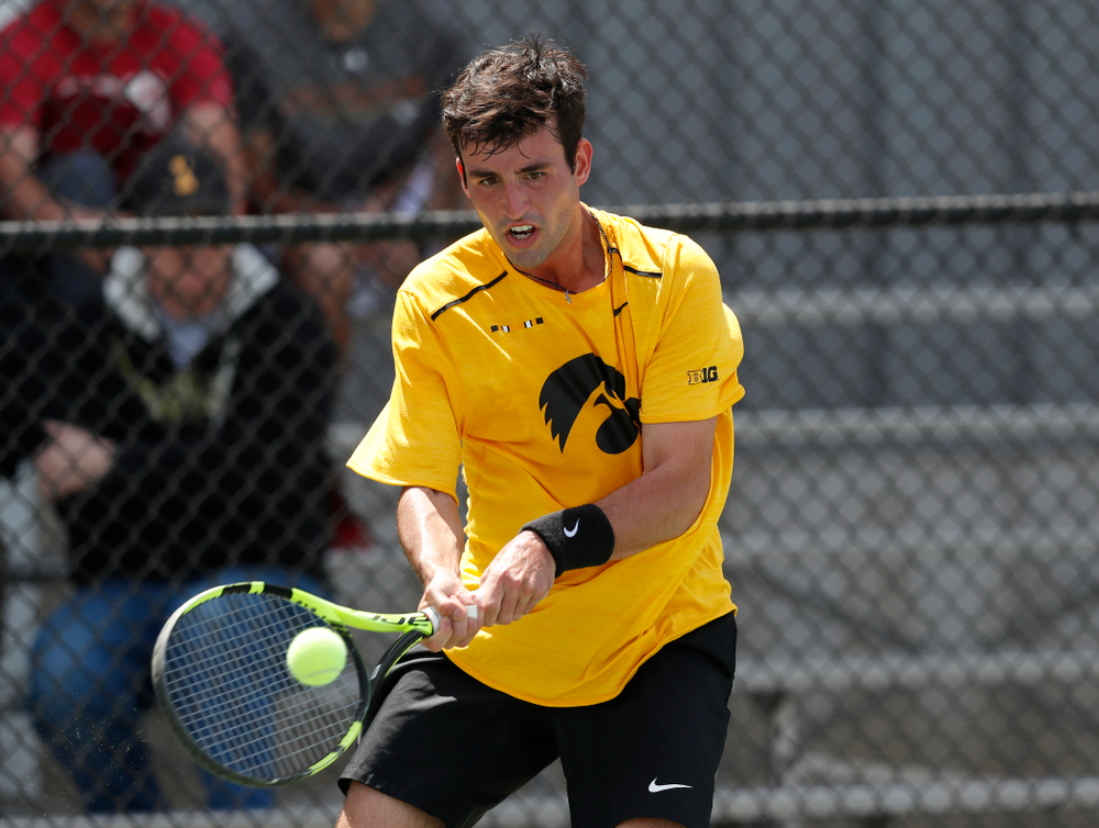 Josh Silverstein against Northwestern in the first round of the 2018 Big Ten Men's Tennis Tournament Thursday, April 26, 2018 at the Hawkeye Tennis and Recreation Complex. (Brian Ray/hawkeyesports.com)
