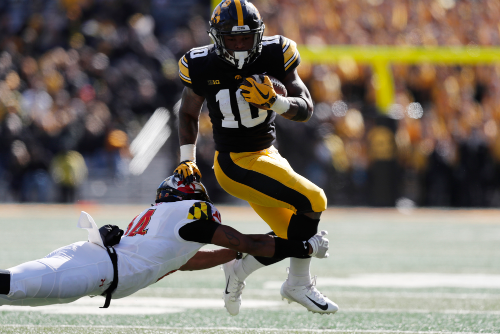 Iowa Hawkeyes running back Mekhi Sargent (10) against the Maryland Terrapins Saturday, October 20, 2018 at Kinnick Stadium (Brian Ray/hawkeyesports.com)