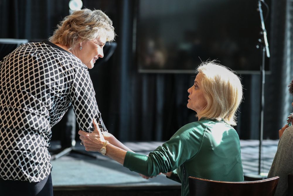 Iowa Hawkeyes head coach Lisa Bluder talks with Baylor Lady Bears head coach Kim Mulkey before a news conference Wednesday, April 4, 2018 at Amalie Arena in Tampa, FL. (Brian Ray/hawkeyesports.com)
