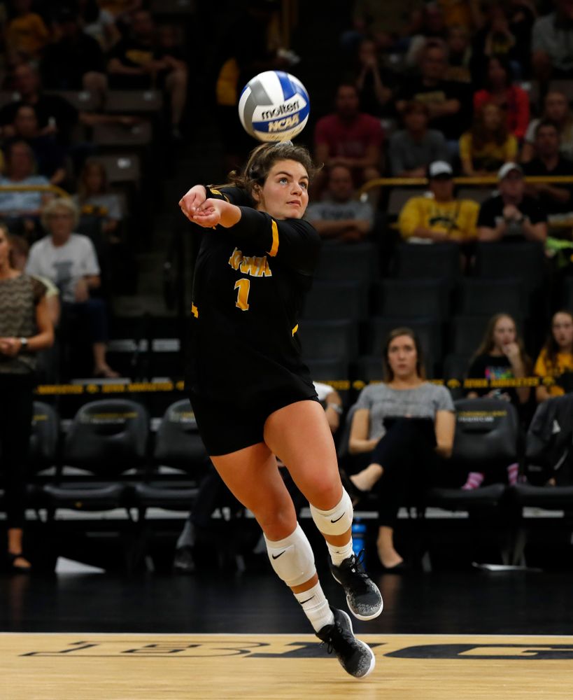 Iowa Hawkeyes defensive specialist Molly Kelly (1) against the Michigan Wolverines Sunday, September 23, 2018 at Carver-Hawkeye Arena. (Brian Ray/hawkeyesports.com)
