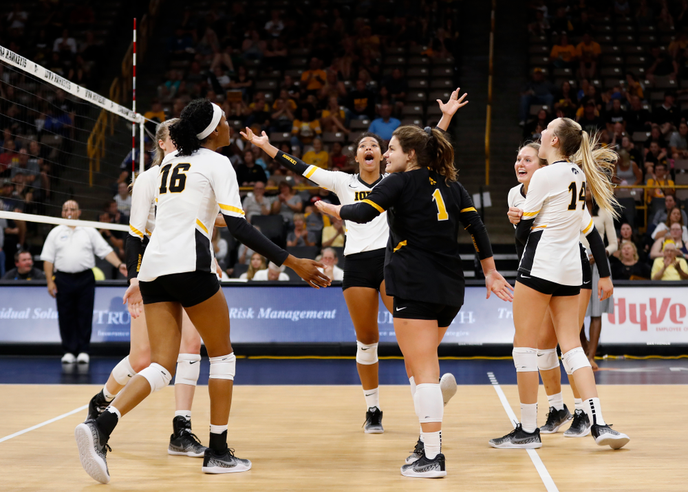 Iowa Hawkeyes setter Gabrielle Orr (7) against Eastern Illinois Sunday, September 9, 2018 at Carver-Hawkeye Arena. (Brian Ray/hawkeyesports.com)