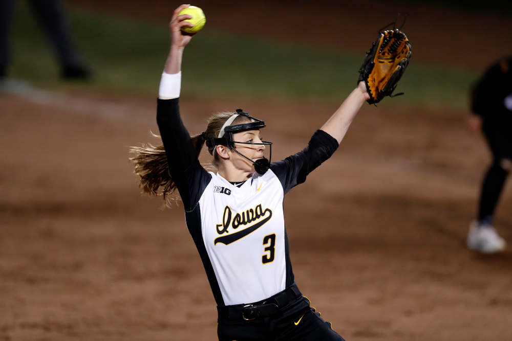 Iowa Hawkeyes starting pitcher/relief pitcher Allison Doocy (3) against Western Illinois Tuesday, April 17, 2018 at Bob Pearl Field. (Brian Ray/hawkeyesports.com)