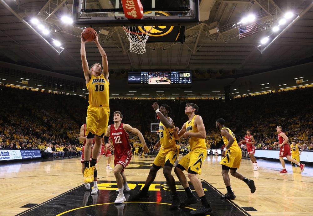 Iowa Hawkeyes guard Joe Wieskamp (10) against the Wisconsin Badgers Friday, November 30, 2018 at Carver-Hawkeye Arena. (Brian Ray/hawkeyesports.com)