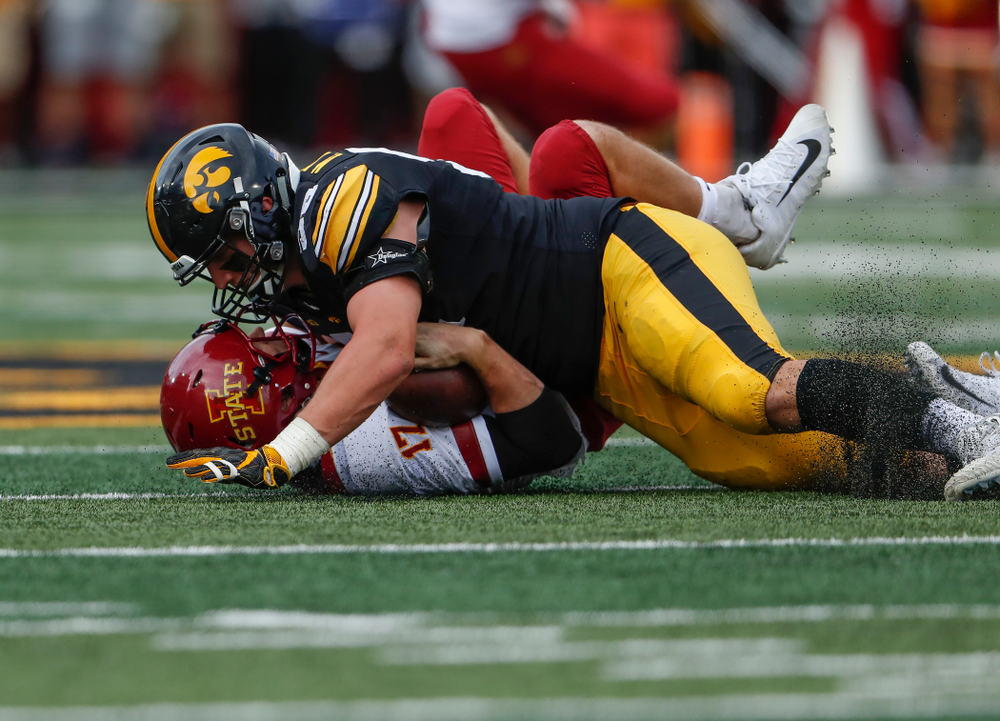 Iowa Hawkeyes defensive end Matt Nelson (96) sacks Iowa State quarterback Kyle Kempt (17) during their game Saturday, September 8, 2018 at Kinnick Stadium. (Brian Ray/hawkeyesports.com)