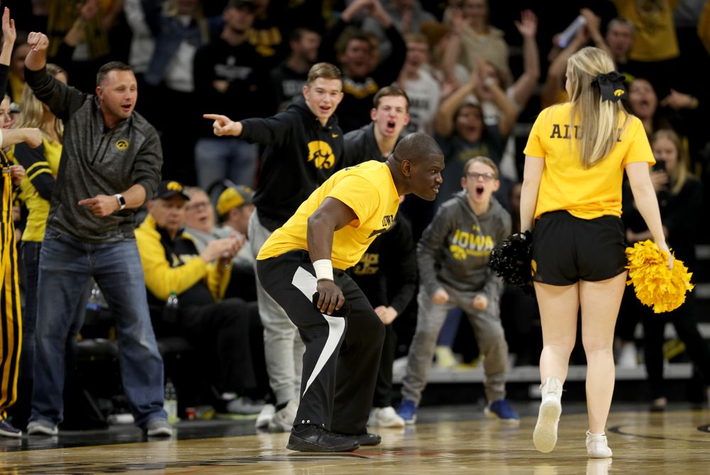Oz against the Michigan Wolverines Friday, January 17, 2020 at Carver-Hawkeye Arena. (Brian Ray/hawkeyesports.com)
