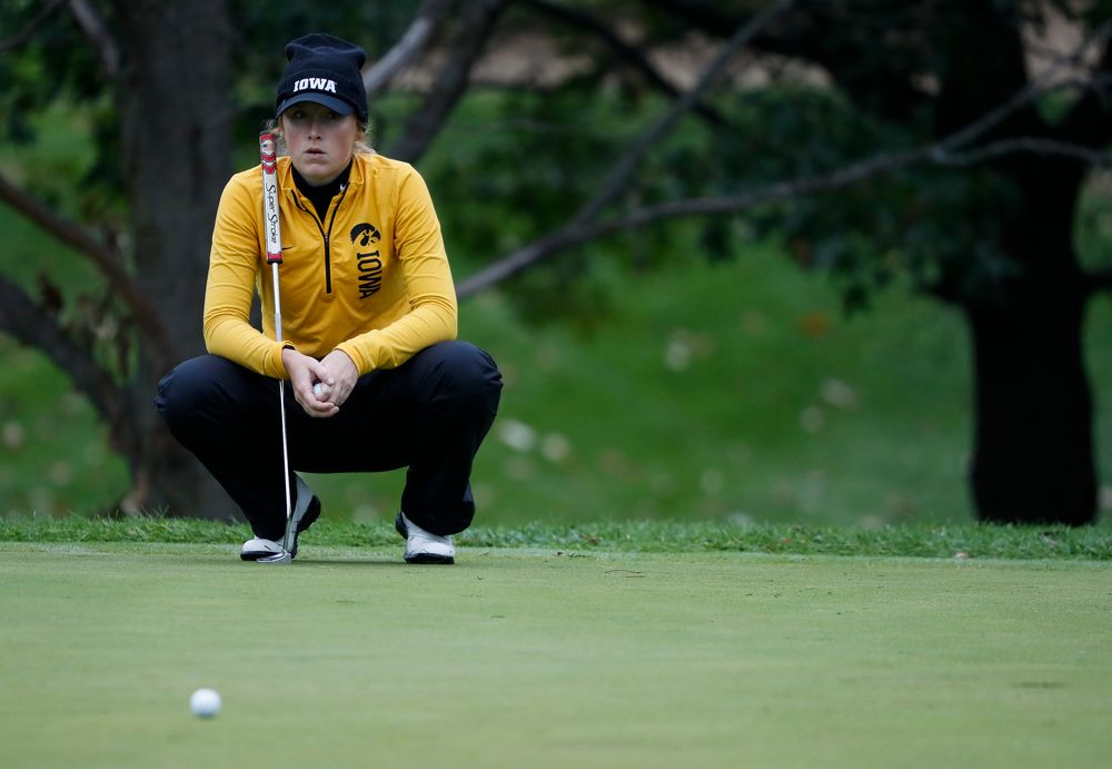 Iowa's Kristin Glesne watch another player's putt during the Diane Thomason Invitational at Finkbine Golf Course on September 29, 2018. (Tork Mason/hawkeyesports.com)