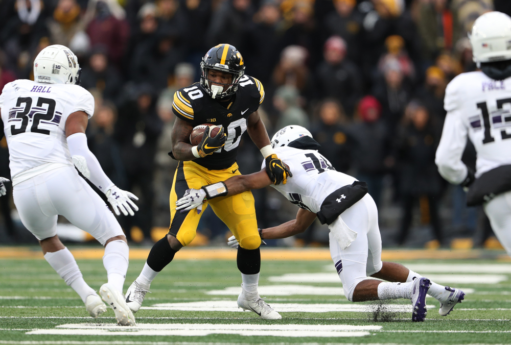 Iowa Hawkeyes running back Mekhi Sargent (10) against the Northwestern Wildcats Saturday, November 10, 2018 at Kinnick Stadium. (Brian Ray/hawkeyesports.com)
