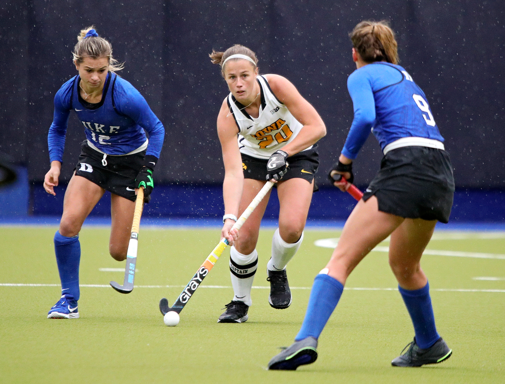 Iowa’s Sophie Sunderland (20) looks to pass during the second quarter of their NCAA Tournament First Round match against Duke at Karen Shelton Stadium in Chapel Hill, N.C. on Friday, Nov 15, 2019. (Stephen Mally/hawkeyesports.com)