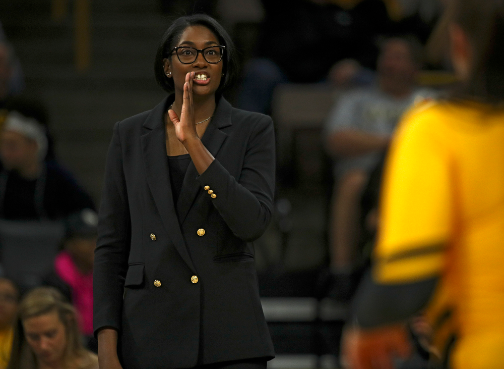 Iowa head coach Vicki Brown talks with her players during the first set of their match at Carver-Hawkeye Arena in Iowa City on Friday, Nov 29, 2019. (Stephen Mally/hawkeyesports.com)