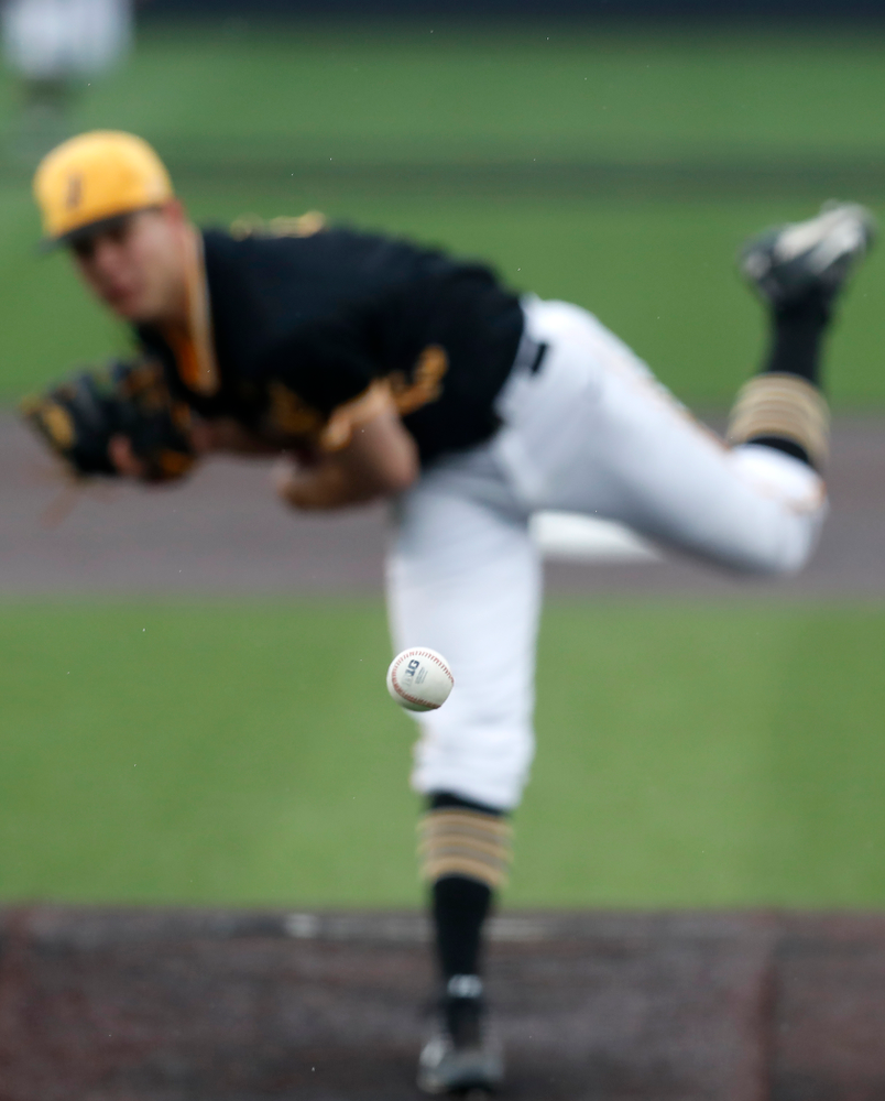 Iowa Hawkeyes pitcher Kyle Shimp (45) against the Bradley Braves Wednesday, March 28, 2018 at Duane Banks Field. (Brian Ray/hawkeyesports.com)