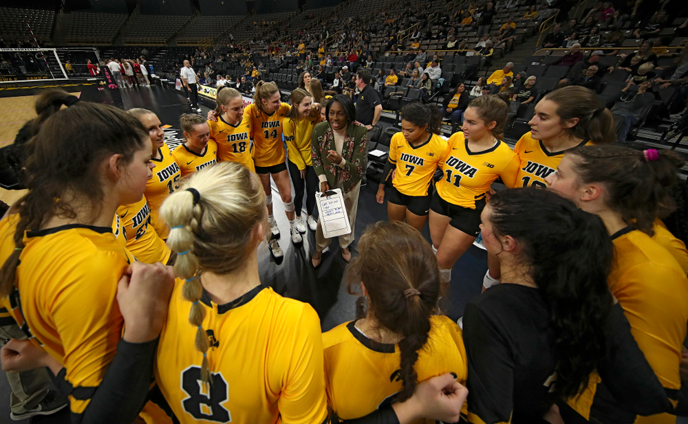 Iowa head coach Vicki Brown talks with her team before their match at Carver-Hawkeye Arena in Iowa City on Sunday, Oct 20, 2019. (Stephen Mally/hawkeyesports.com)