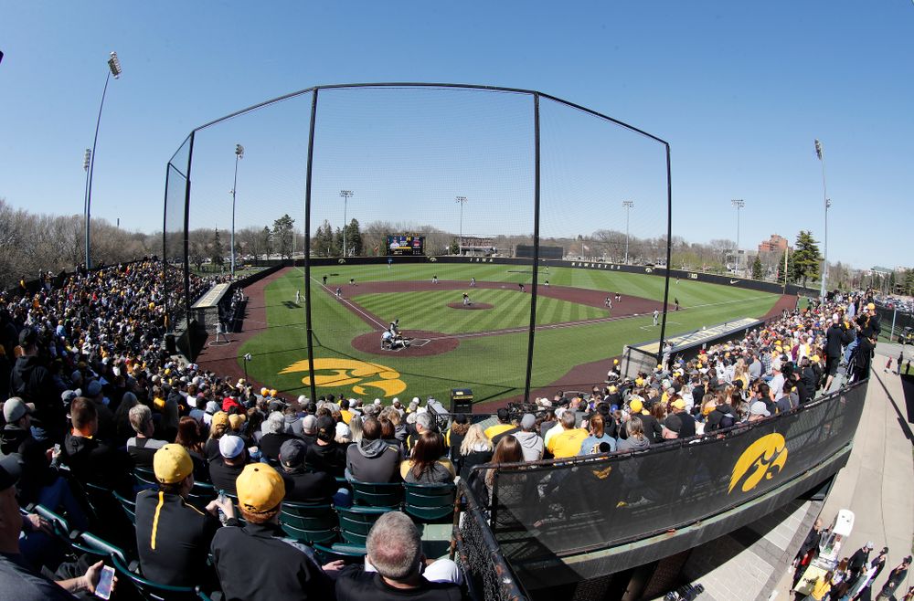 Fans watch as the Iowa Hawkeyes face off against Michigan in front of a standing room only crowd Saturday, April 28, 2018 at Duane Banks Field (Brian Ray/hawkeyesports.com)