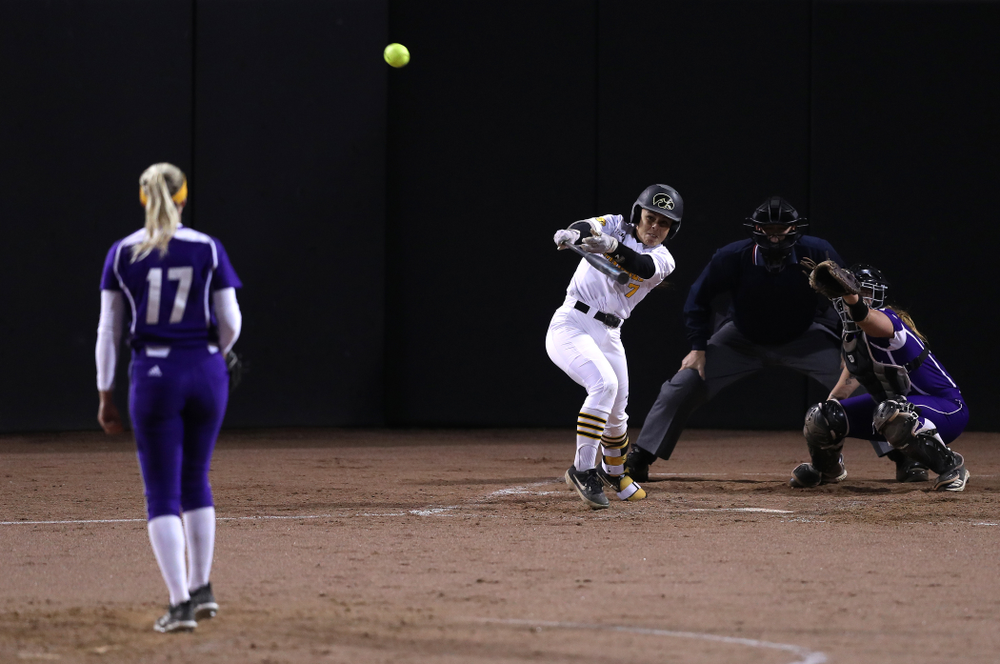 Iowa Hawkeyes Lea Thompson (7) against Western Illinois Wednesday, March 27, 2019 at Pearl Field. (Brian Ray/hawkeyesports.com)