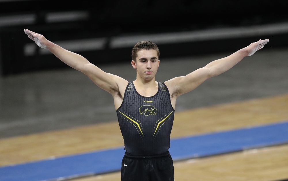 Iowa's Noah Scigliano competes on the floor against Oklahoma Saturday, February 9, 2019 at Carver-Hawkeye Arena. (Brian Ray/hawkeyesports.com)