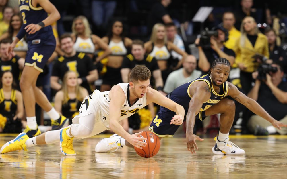 Iowa Hawkeyes guard Jordan Bohannon (3) against the Michigan Wolverines Friday, February 1, 2019 at Carver-Hawkeye Arena. (Brian Ray/hawkeyesports.com)