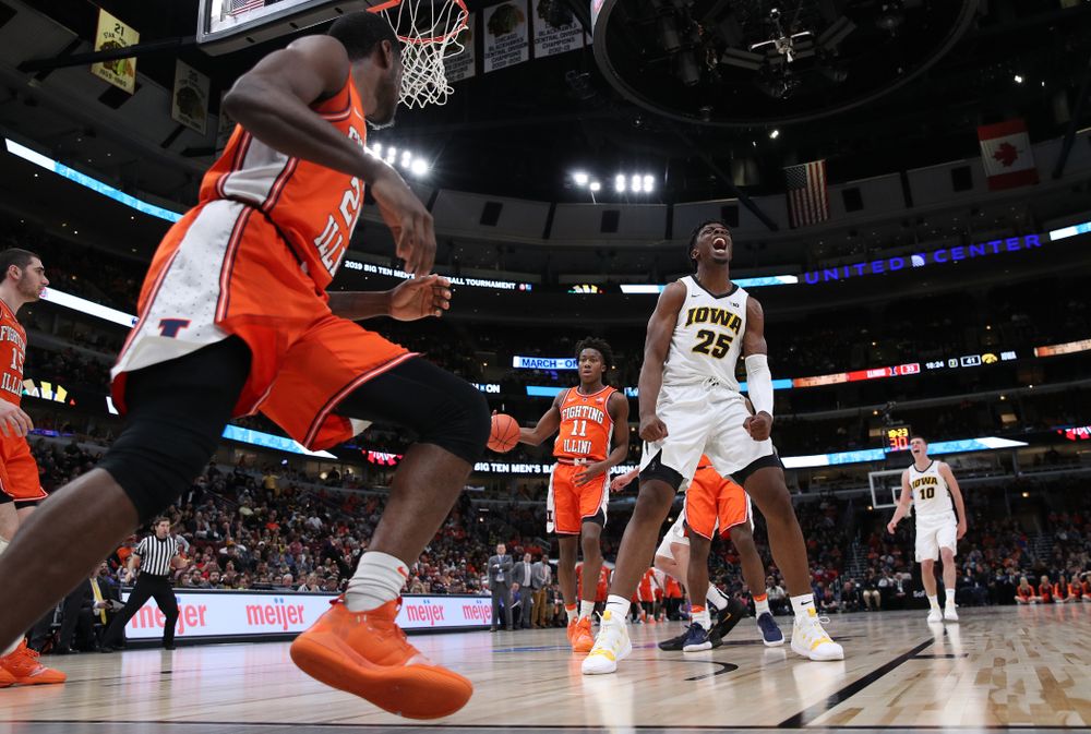 Iowa Hawkeyes forward Tyler Cook (25) against the Illinois Fighting Illini in the 2019 Big Ten Men's Basketball Tournament Thursday, March 14, 2019 at the United Center in Chicago. (Brian Ray/hawkeyesports.com)