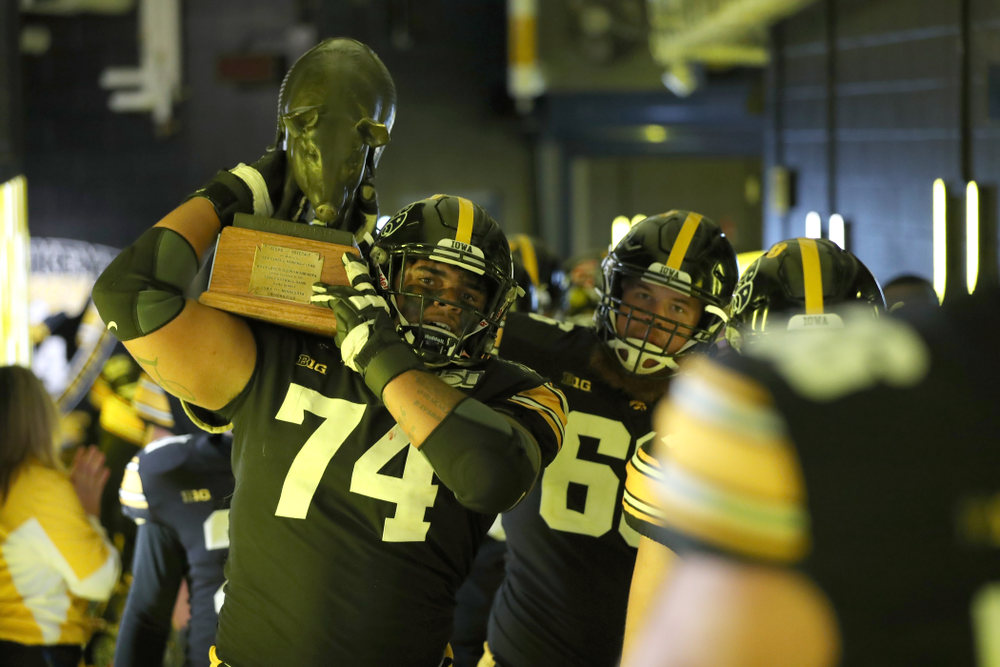 Iowa Hawkeyes offensive lineman Tristan Wirfs (74) against Minnesota Saturday, September 28, 2019 at Kinnick Stadium. (Max Allen/hawkeyesports.com)