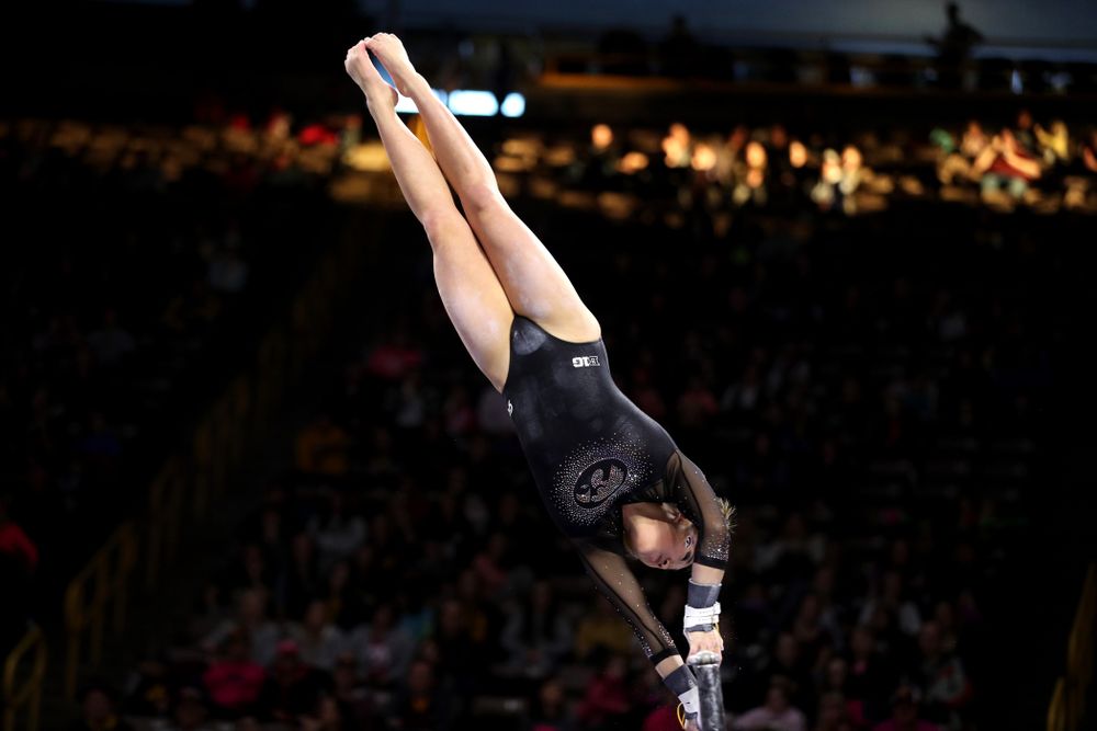 Iowa's Nicole Chow competes on the beam against the Minnesota Golden Gophers Saturday, January 19, 2019 at Carver-Hawkeye Arena. (Brian Ray/hawkeyesports.com)