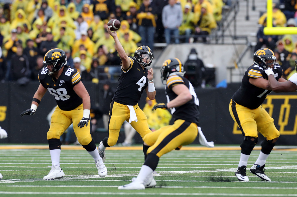 Iowa Hawkeyes quarterback Nate Stanley (4) against the Purdue Boilermakers Saturday, October 19, 2019 at Kinnick Stadium. (Brian Ray/hawkeyesports.com)