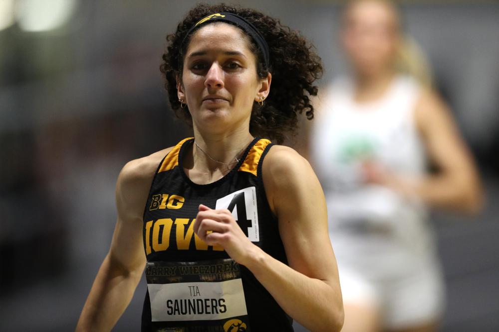 Iowa's Tia Saunders runs the 600 meter premier during the 2019 Larry Wieczorek Invitational Friday, January 18, 2019 at the Hawkeye Tennis and Recreation Center. (Brian Ray/hawkeyesports.com)