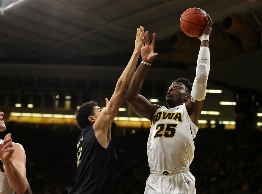 Iowa Hawkeyes forward Tyler Cook (25) against the Western Carolina Catamounts Tuesday, December 18, 2018 at Carver-Hawkeye Arena. (Brian Ray/hawkeyesports.com)