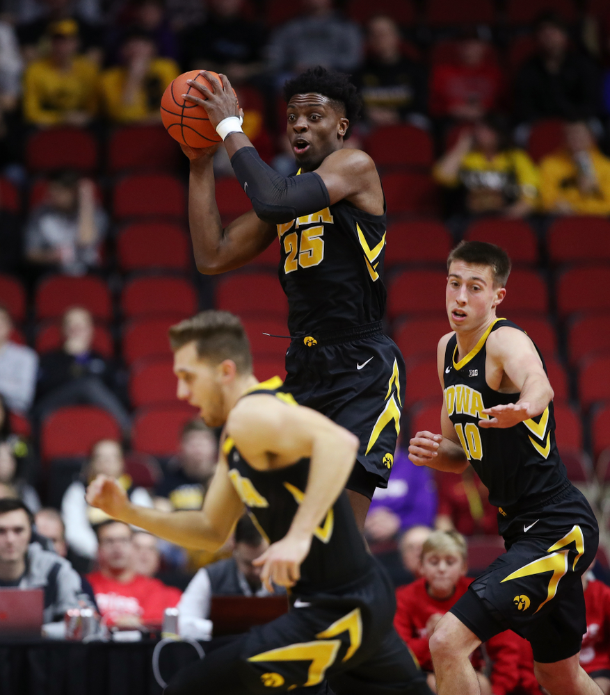 Iowa Hawkeyes forward Tyler Cook (25) against the Northern Iowa Panthers in the Hy-Vee Classic Saturday, December 15, 2018 at Wells Fargo Arena in Des Moines. (Brian Ray/hawkeyesports.com)